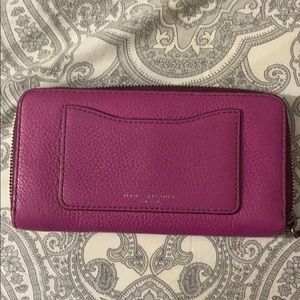 Marc Jacobs Recruit Vertical ZIP-Around Wallet